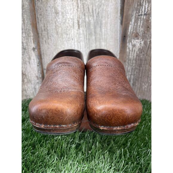 Dansko XP Professional Clogs Brown Tooled Floral Leather Clogs EU38 Women's 7.5 - Picture 4 of 8
